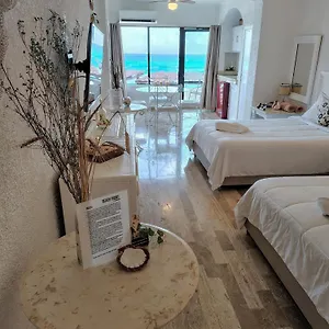 Beachfront With Ocean View Cancun